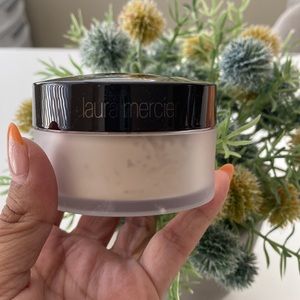 Laura Mercier Translucent Loose Setting Powder